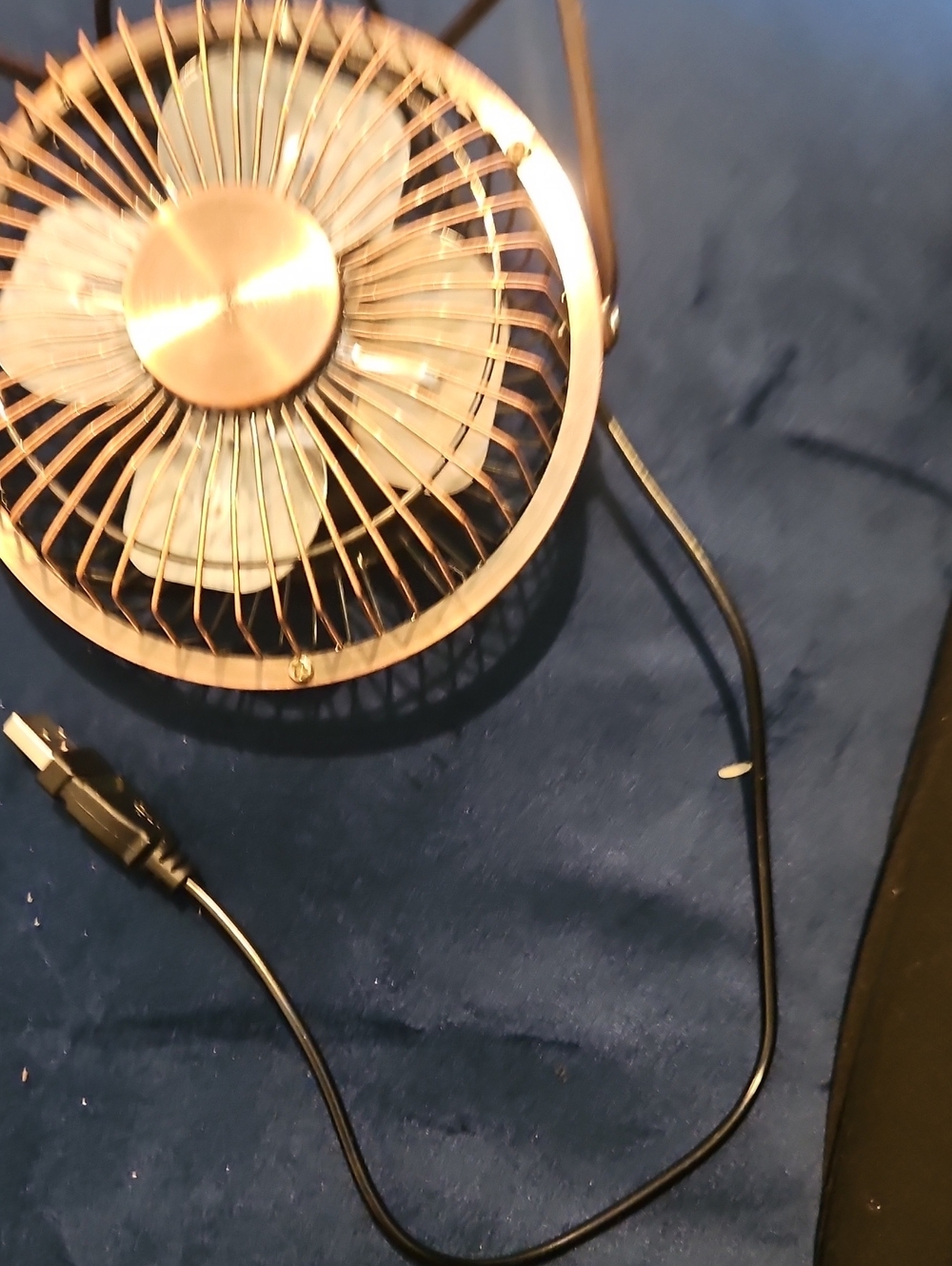 Portable USB Desk Fan in Rose Gold
